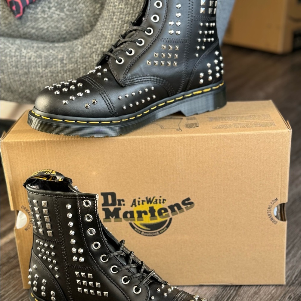DR MARTENS 1460 STUDDED ZIP ATLAS LEATHER LACE UP BOOTS sz 10 Men